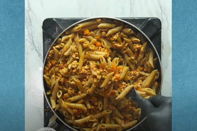 add-cooked-pasta-and-mix-well