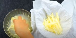 clean-potatoes-with-water
