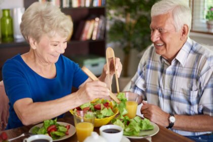 healthy-breakfast-eaten-by-senior-couple